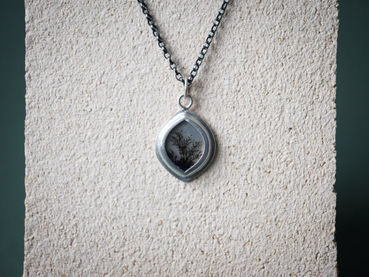 Dendritic Agate eye necklace