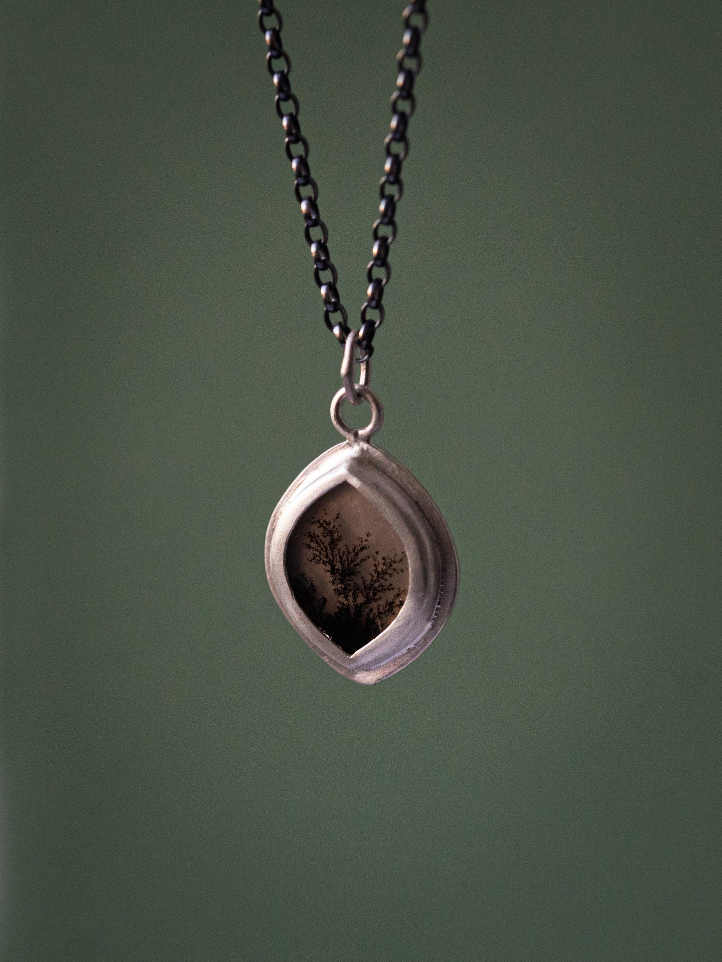 Dendritic Agate eye necklace