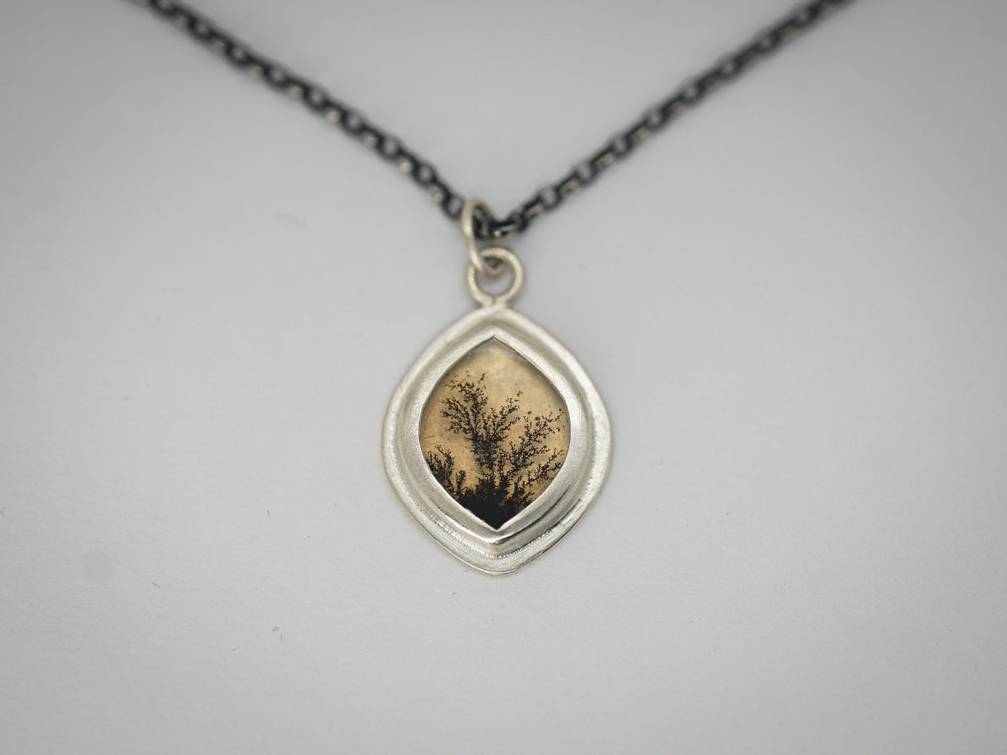 Dendritic Agate eye necklace